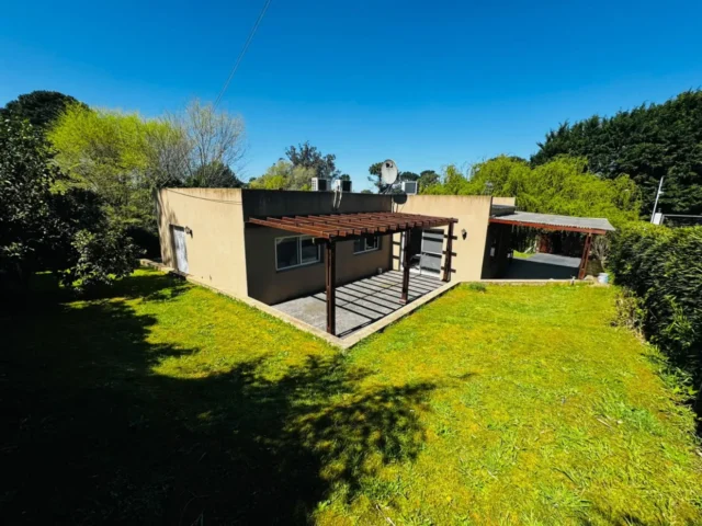 Casas, chalets en Venta — CALLE NOEMI 400
