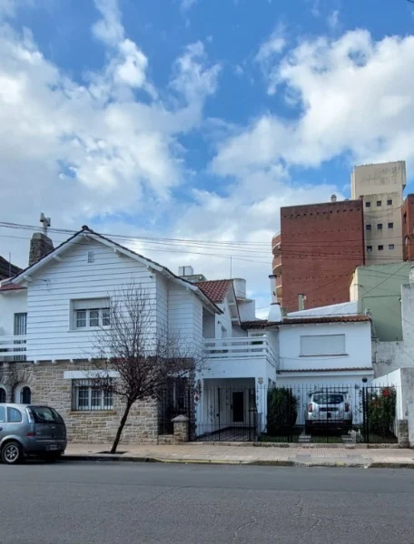 Casas, chalets en Venta — 3 de Febrero 3100