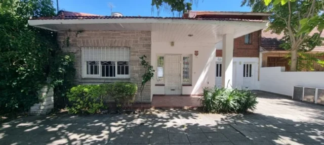 Casas, chalets en Venta — Derqui y Geronimo Rejon