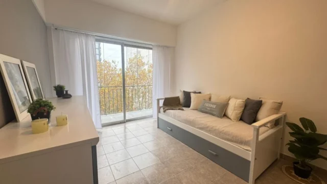 Departamentos, pisos y semipisos en Venta — Alsina 2500