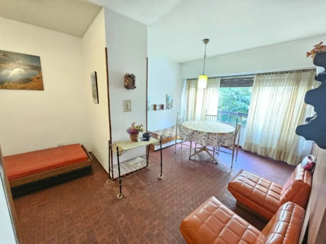 Departamentos, pisos y semipisos en Venta — Av. Colón 1700