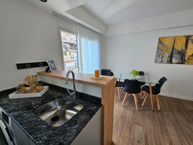 Departamentos, pisos y semipisos en Venta — Bolívar 2300