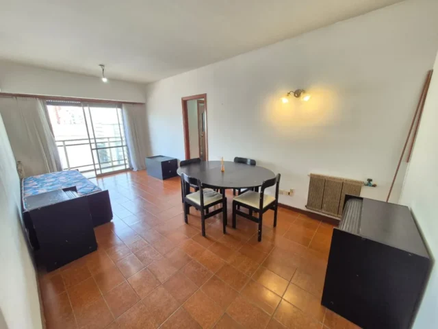 Departamentos, pisos y semipisos en Alquiler — Sarmiento 2100