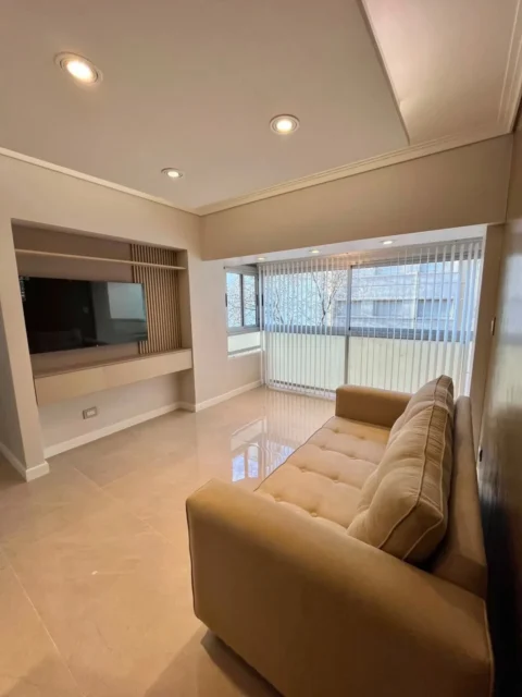 Departamentos, pisos y semipisos en Venta — Moreno 2500