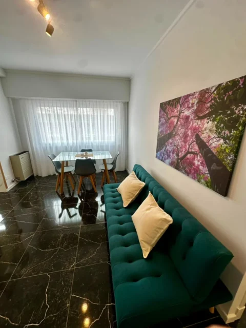Departamentos, pisos y semipisos en Venta — Bolívar 2700