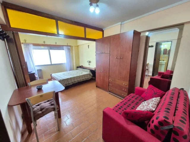 Departamentos, pisos y semipisos en Venta — Av. Colón 1600