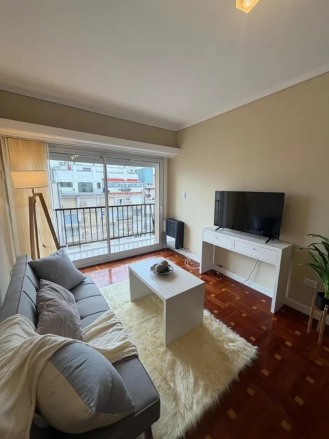 Departamentos, pisos y semipisos en Venta — Moreno 2200