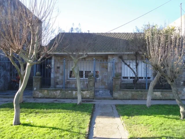 Casas, chalets en Venta — Fortunato de la plaza 4077