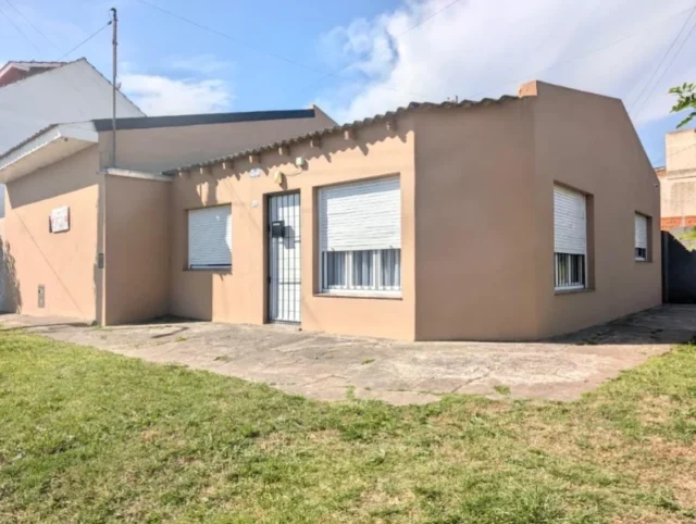 Casas, chalets en Venta — Azopardo y Roque Saenz Peña