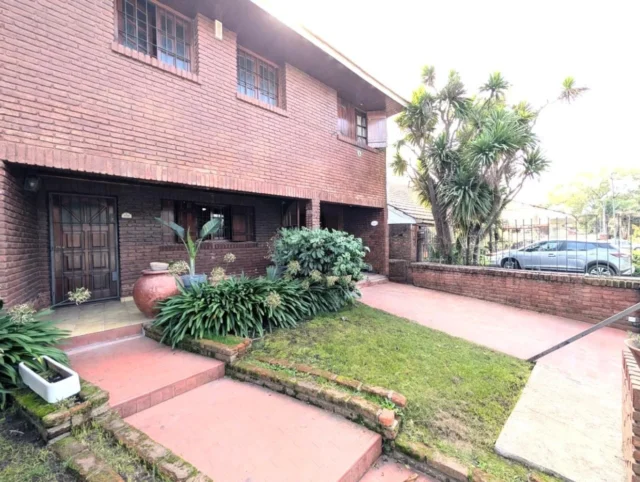 Casas, chalets en Venta — Beltrami y Napoles