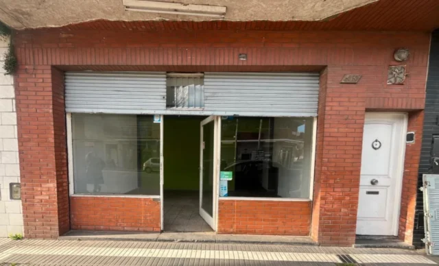 Locales en Alquiler — Vertiz y Triunvirato