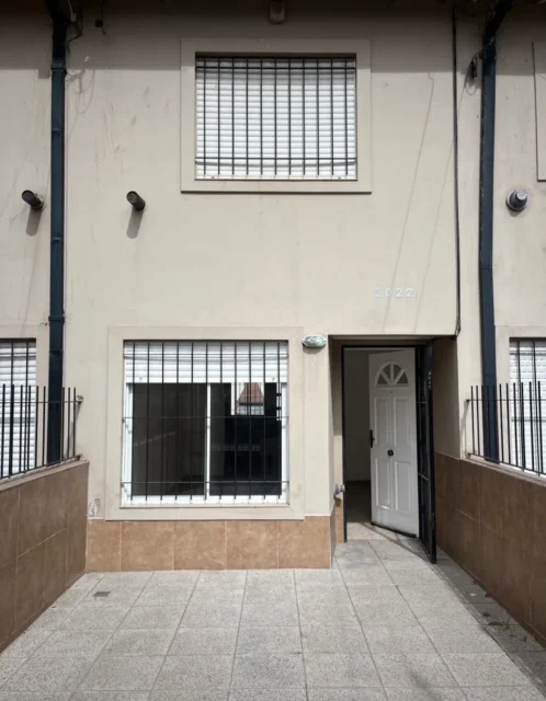 Dúplex en Alquiler — Beltrami y Napoles