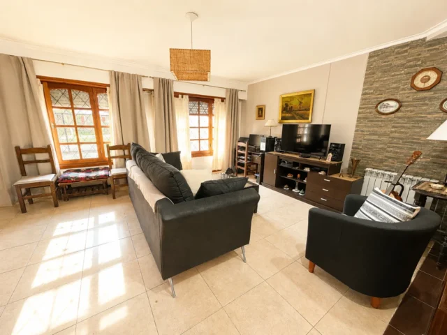 Casas, chalets en Venta — Sagastizabal 5000