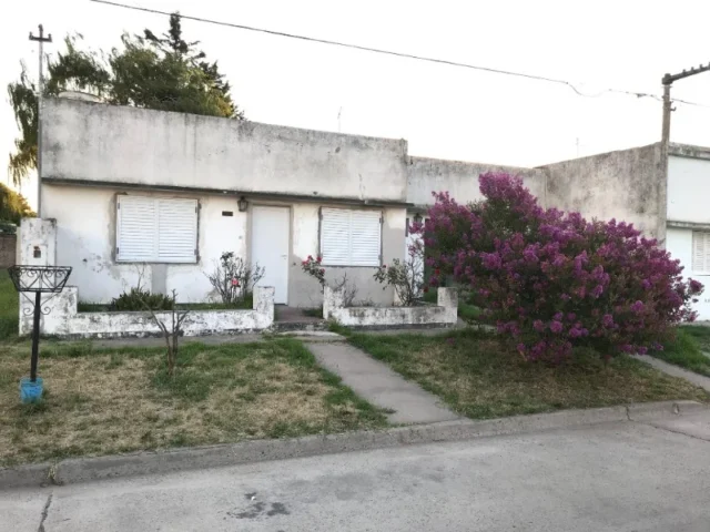 Casas, chalets en Venta — C. 13 1089