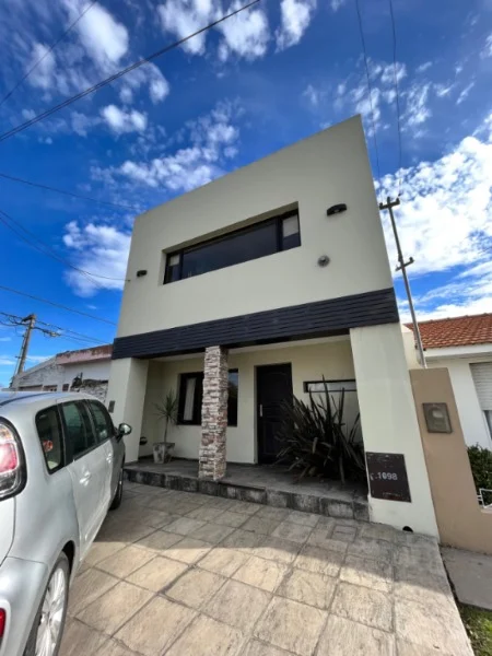 Casas, chalets en Venta — C. 20 1089