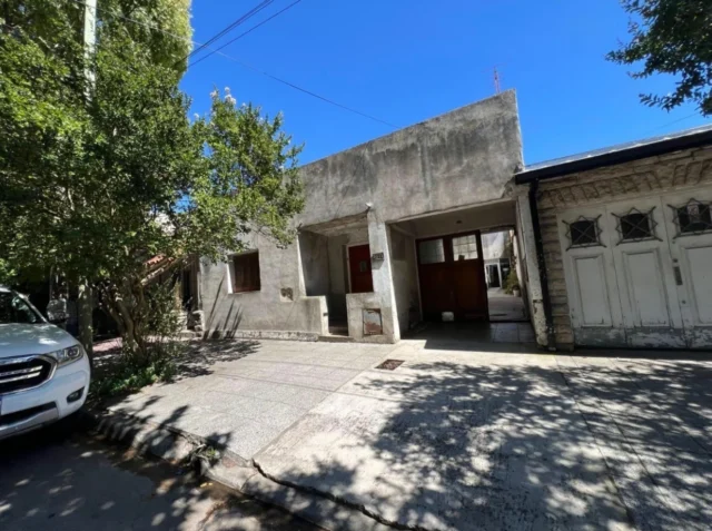 Casas, chalets en Venta — Jujuy 3041