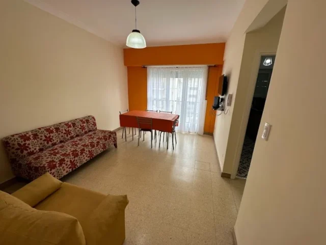 Departamentos, pisos y semipisos en Alquiler por Día — BELGRANO 2300