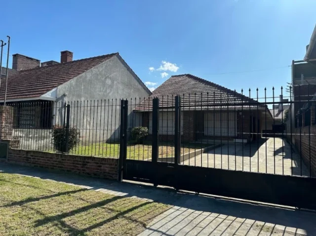 Casas, chalets en Venta — ACHA 1700