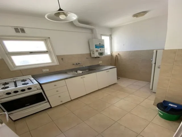 Departamentos, pisos y semipisos en Alquiler por Día — Colon 2100