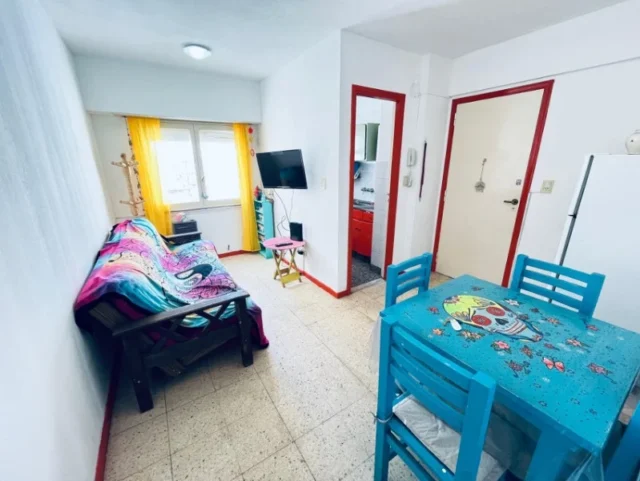 Departamentos, pisos y semipisos en Alquiler para Estudiantes — AV. COLON 2775