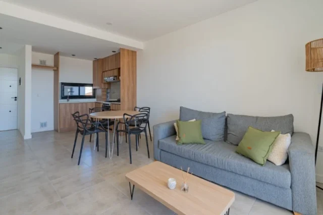 Departamentos, pisos y semipisos en Venta — Neuquen 1200