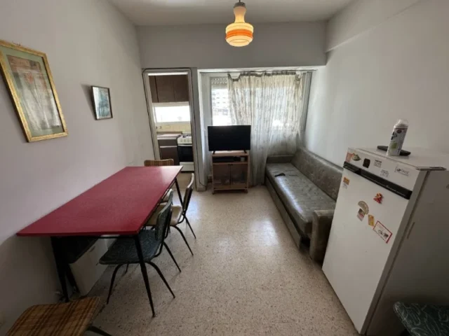 Departamentos, pisos y semipisos en Alquiler Temporario — Moreno 2500