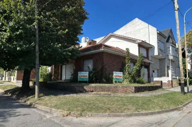 Casas, chalets en Venta — Carlos Pellegrini 3294