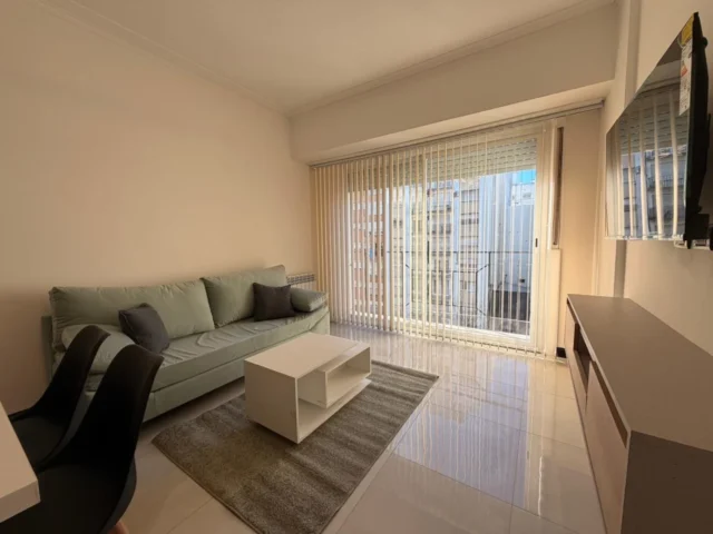 Departamentos, pisos y semipisos en Venta — Colon 2336