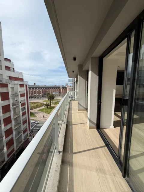 Departamentos, pisos y semipisos en Venta — Moreno 2184