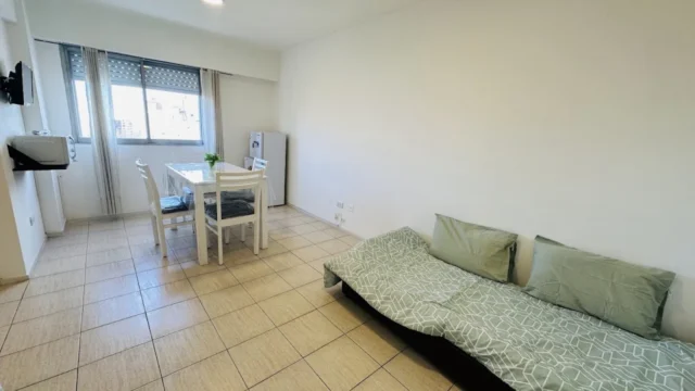 Departamentos, pisos y semipisos en Alquiler — Av. Luro 3000
