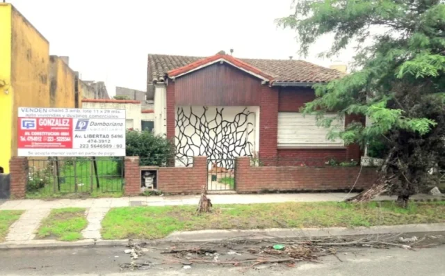 Casas, chalets en Venta — Avenida Luro 7921