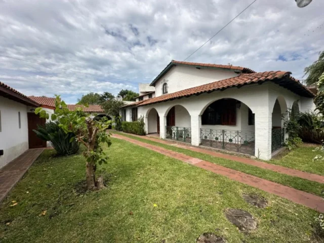 Casas, chalets en Venta — San José de Calasanz 854