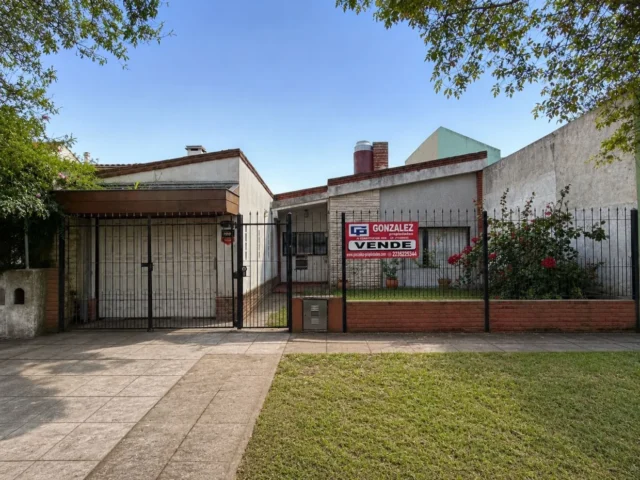 Casas, chalets en Venta — Cardiel 4725