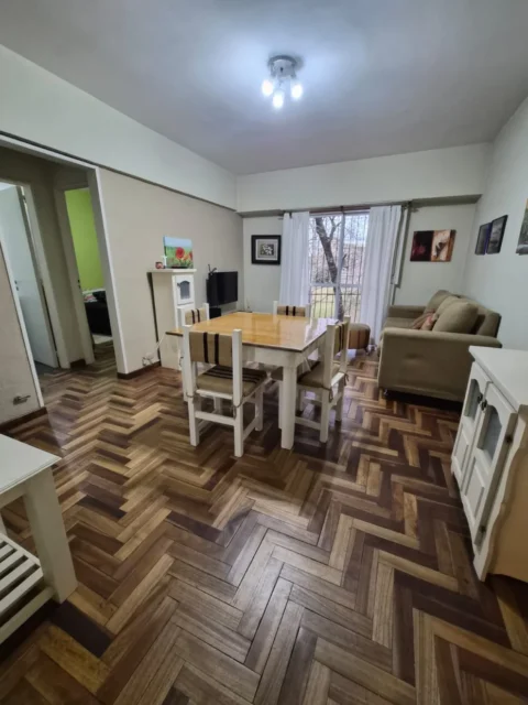 Departamentos, pisos y semipisos en Alquiler — Aragon 7691