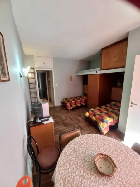 Departamentos, pisos y semipisos en Venta — Almirante Brown 1700