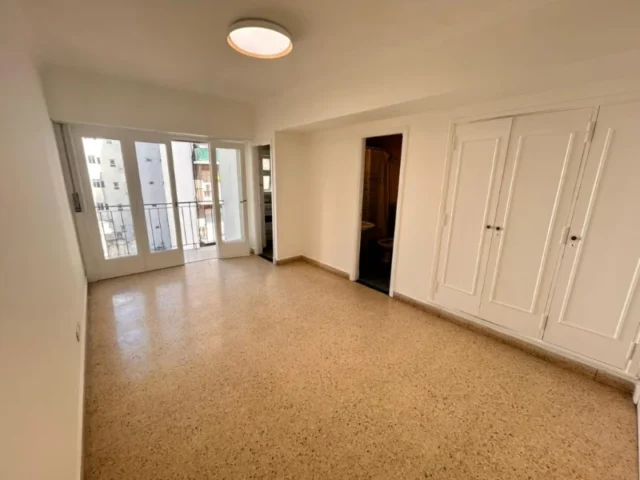 Departamentos, pisos y semipisos en Venta — Bolivar 2300