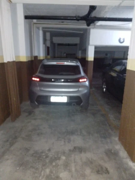 Cocheras y garages en Alquiler por Día — Arenales 2200