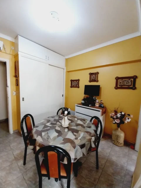 Departamentos, pisos y semipisos en Venta — Av. Colon 1800