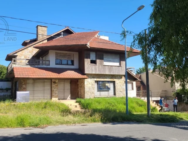 Casas, chalets en Venta — Viamonte 3600