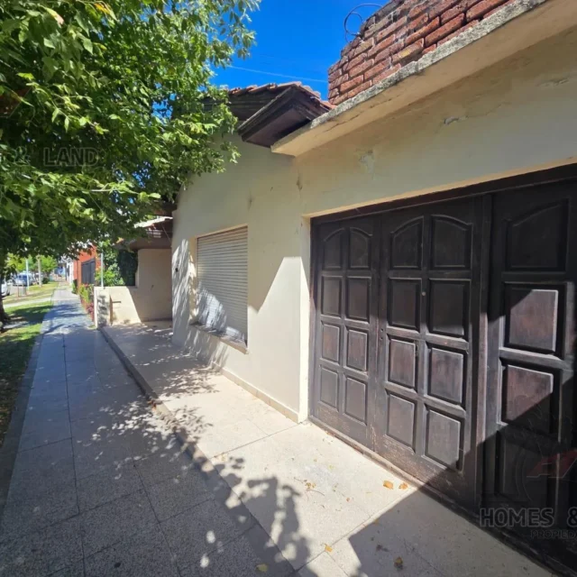 Casas, chalets en Venta — Berutti 5000
