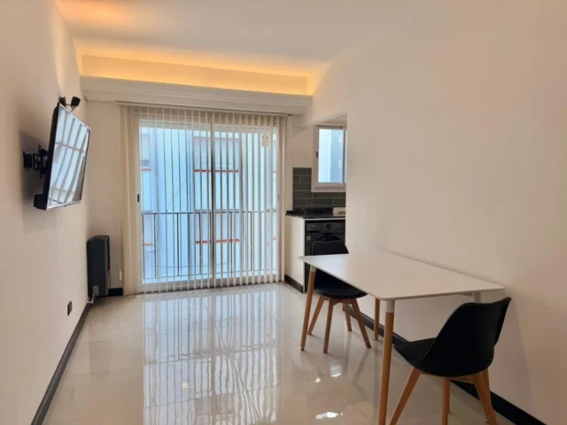 Departamentos, pisos y semipisos en Venta — Colón 2351