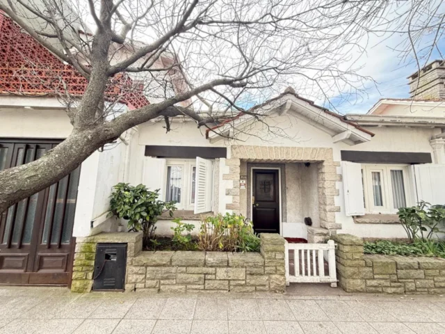 Casas, chalets en Venta — San Lorenzo 1953