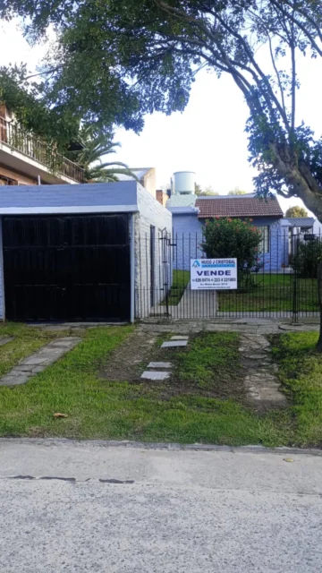 Casas, chalets en Venta — Puan 3644