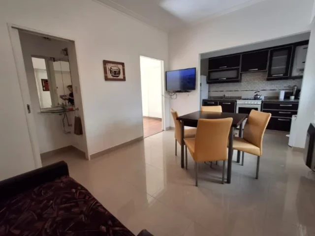 Departamentos, pisos y semipisos en Venta — Corrientes 1600