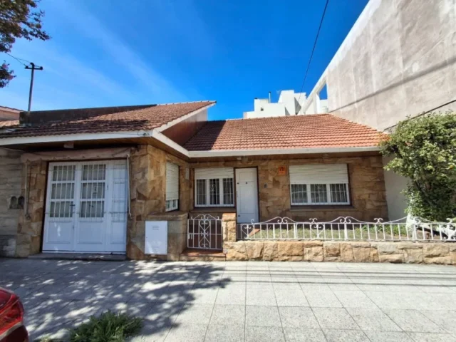 Casas, chalets en Venta — Catamarca 3700