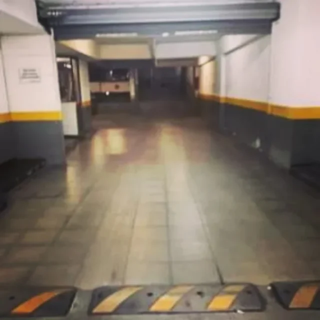Cocheras y garages en Venta — Corrientes 1800