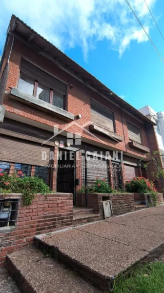 Dúplex en Alquiler — Colombres 2700