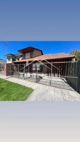 Casas, chalets en Alquiler — Ayolas 5000