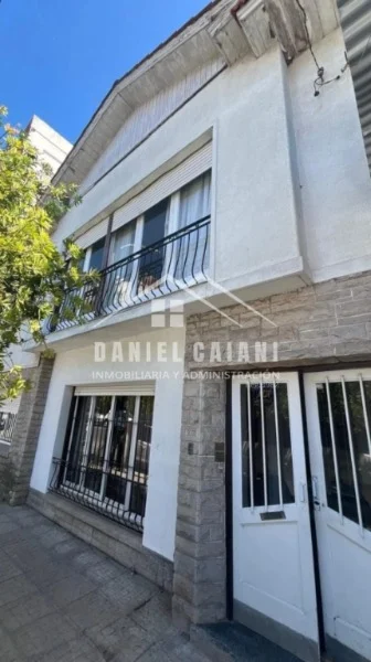 Casas, chalets en Alquiler — Tucuman 3000