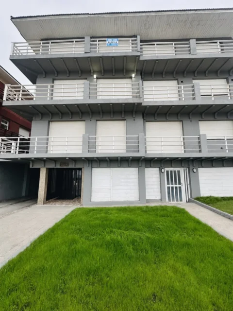 Departamentos, pisos y semipisos en Alquiler — Avenida de los trabajadores 4400